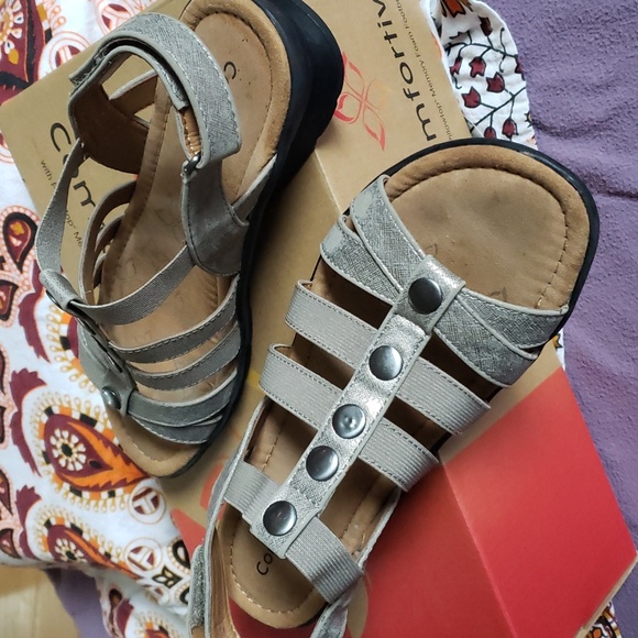 Comfortiva Kalista Anthracite strappy Sandal SZ.8.5 Gold Metallic Leather EUC - Picture 5 of 10